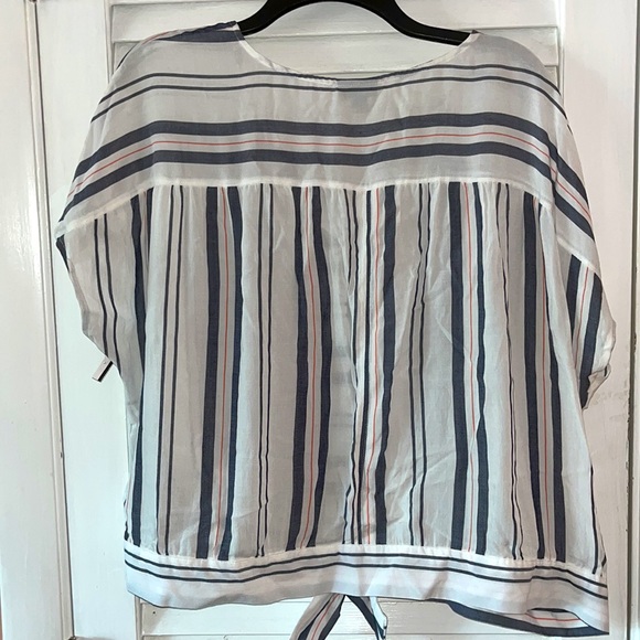 NWOT- A.N.A Cropped Button Down Top w/ tie - Picture 2 of 2